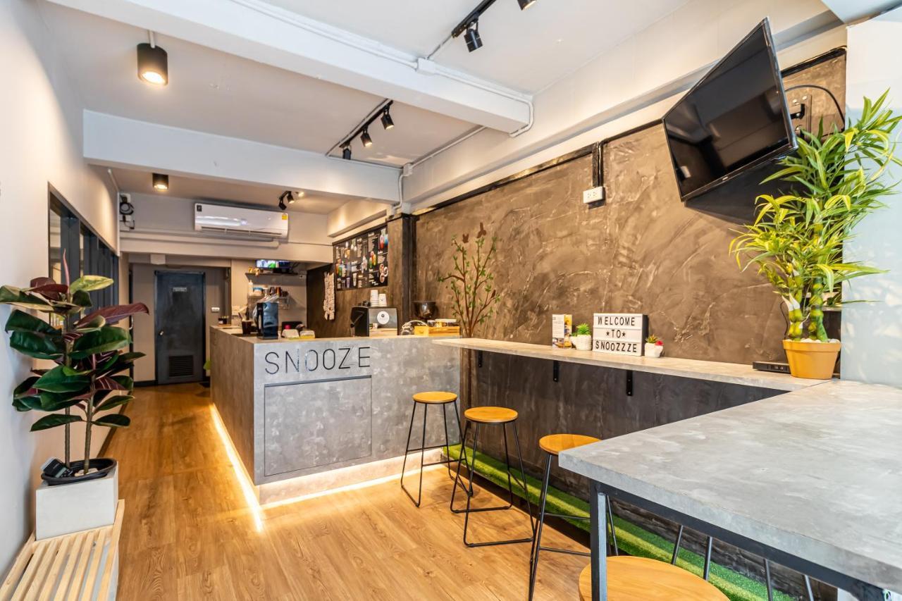 Snoozzze Hostel ใกล้รถไฟฟ้า ย่านบางรัก (Adults Only) Bangkok Exteriör bild