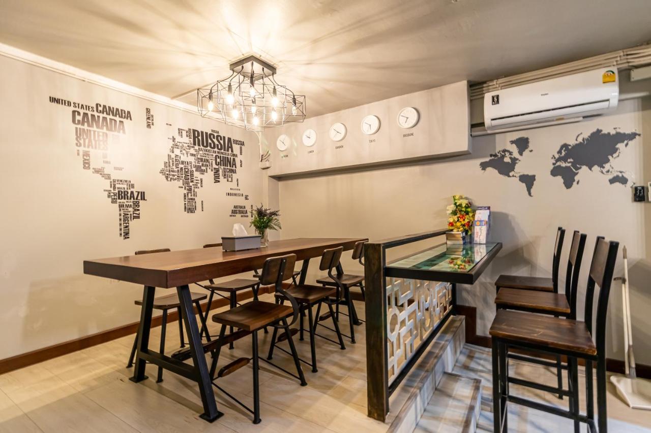 Snoozzze Hostel ใกล้รถไฟฟ้า ย่านบางรัก (Adults Only) Bangkok Exteriör bild