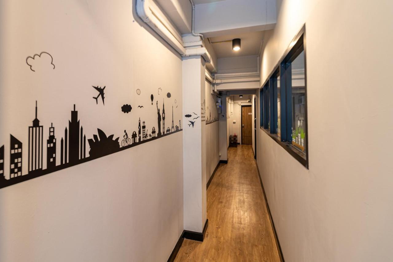 Snoozzze Hostel ใกล้รถไฟฟ้า ย่านบางรัก (Adults Only) Bangkok Exteriör bild