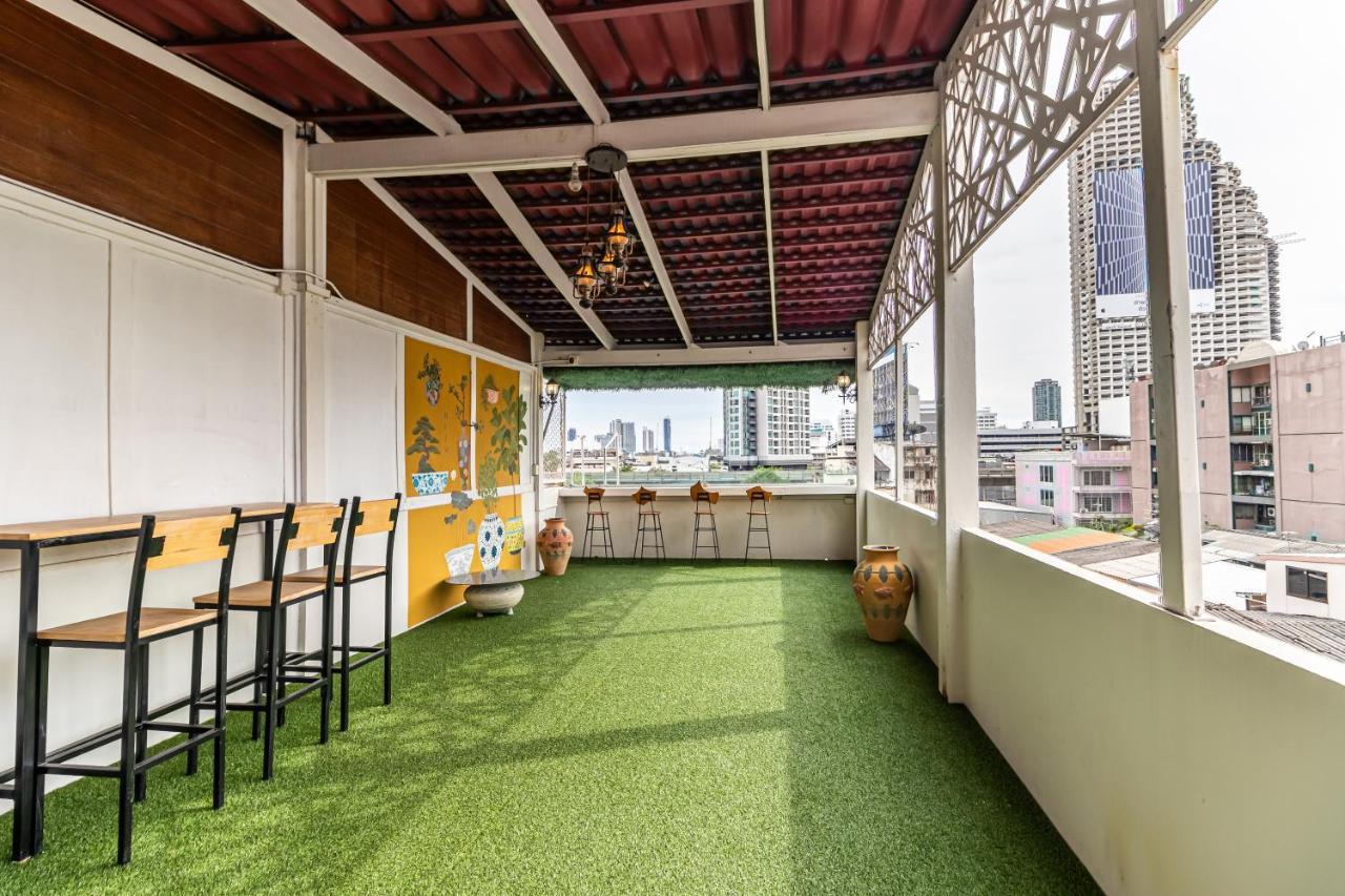 Snoozzze Hostel ใกล้รถไฟฟ้า ย่านบางรัก (Adults Only) Bangkok Exteriör bild