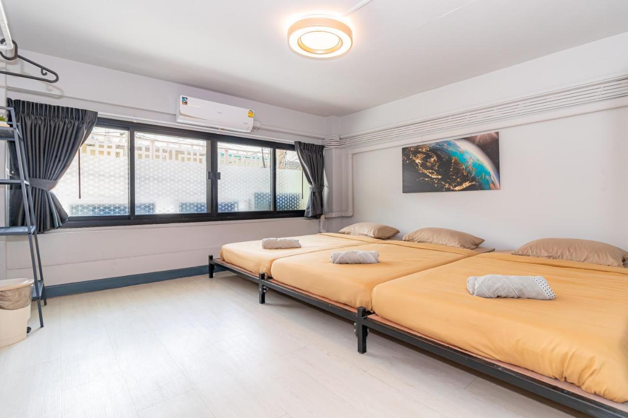 Snoozzze Hostel ใกล้รถไฟฟ้า ย่านบางรัก (Adults Only) Bangkok Exteriör bild