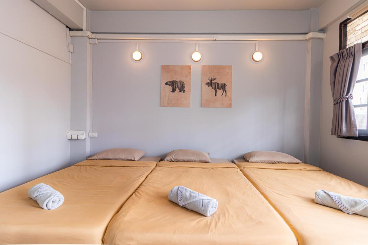 Snoozzze Hostel ใกล้รถไฟฟ้า ย่านบางรัก (Adults Only) Bangkok Exteriör bild