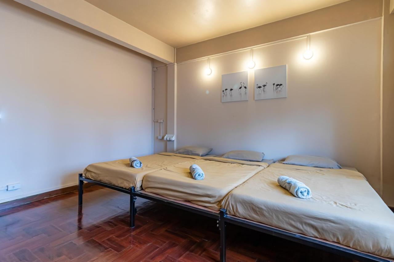 Snoozzze Hostel ใกล้รถไฟฟ้า ย่านบางรัก (Adults Only) Bangkok Exteriör bild