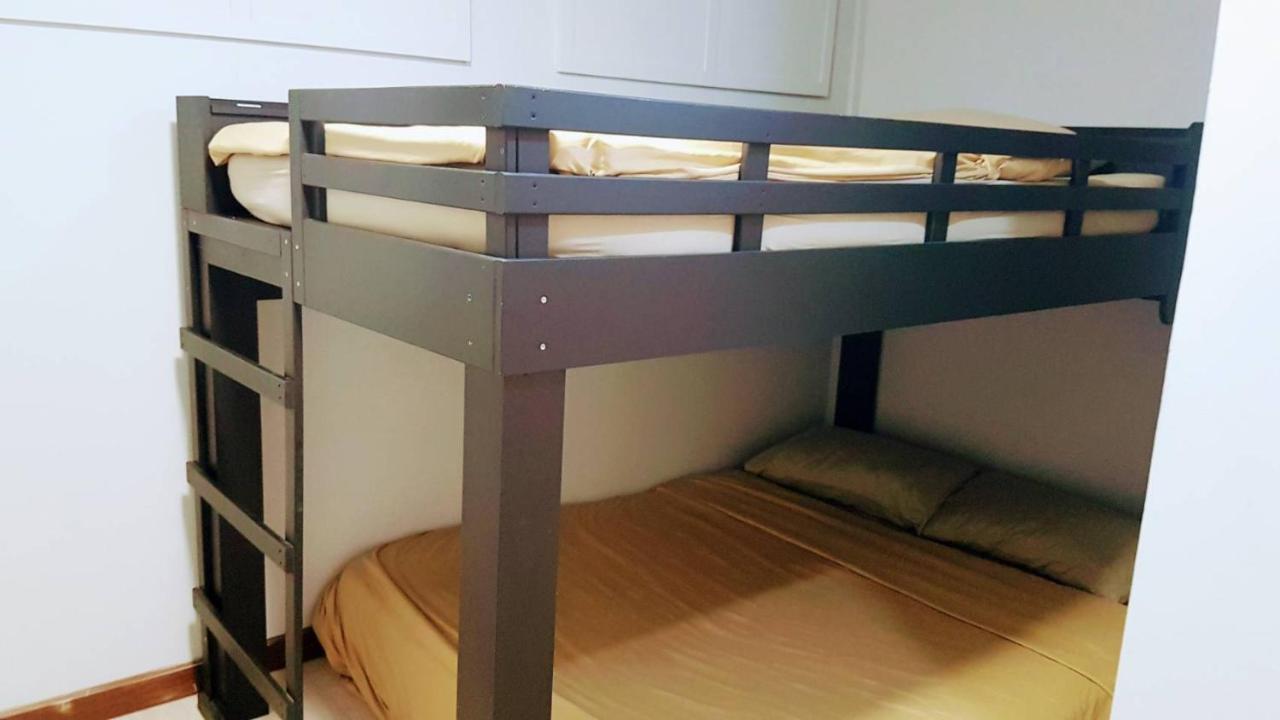 Snoozzze Hostel ใกล้รถไฟฟ้า ย่านบางรัก (Adults Only) Bangkok Exteriör bild